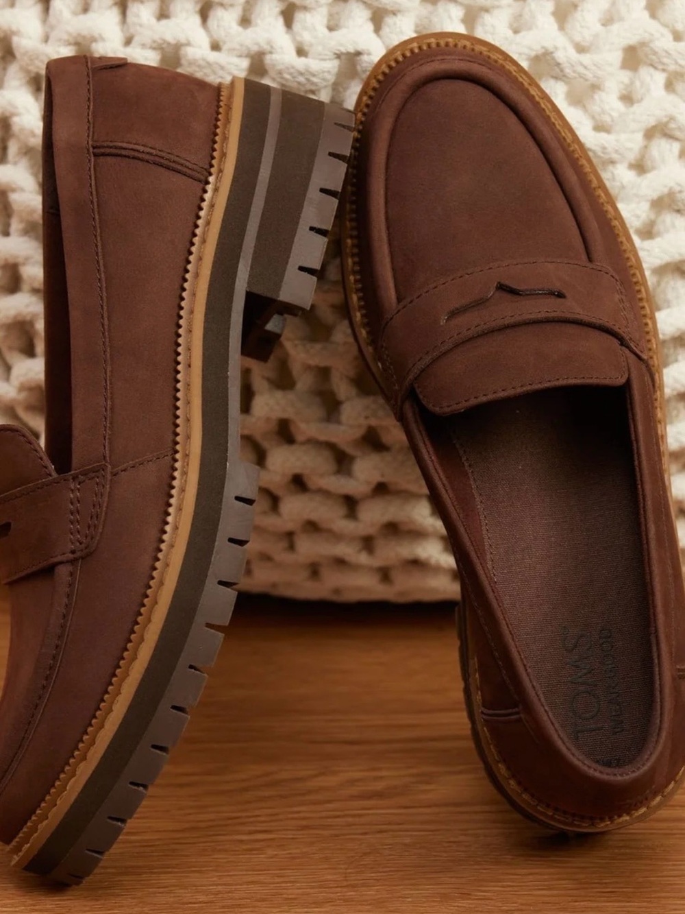 Tom’s Cara Loafers in Oak Brown Leather - Picture 3 of 11